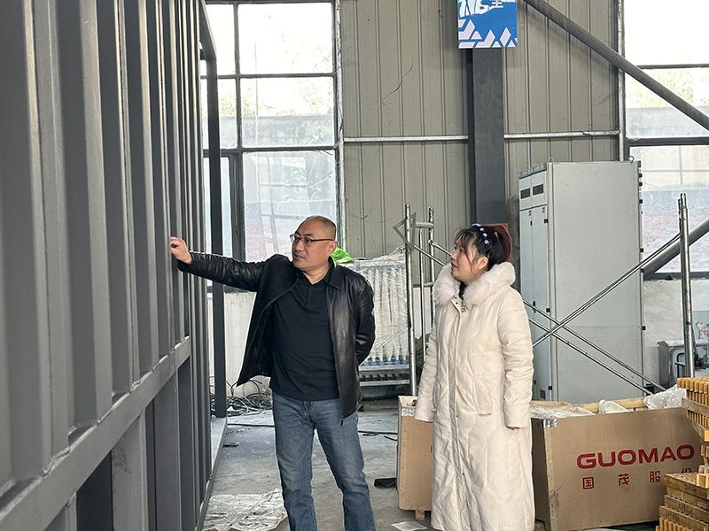 熱烈歡迎青島港項目(mu)荊總蒞臨我(wo)司視詧工作